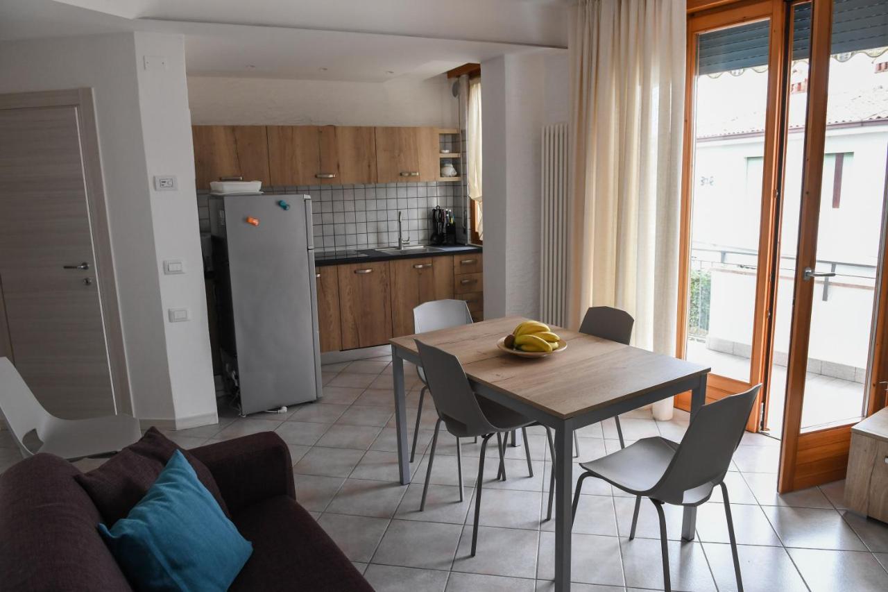 Blue Apartment - A Due Passi Dal Lago, Parcheggio Privato Lazise Eksteriør bilde
