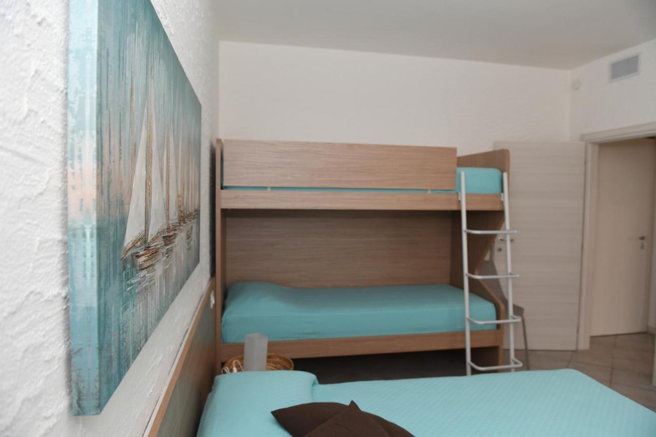 Blue Apartment - A Due Passi Dal Lago, Parcheggio Privato Lazise Eksteriør bilde
