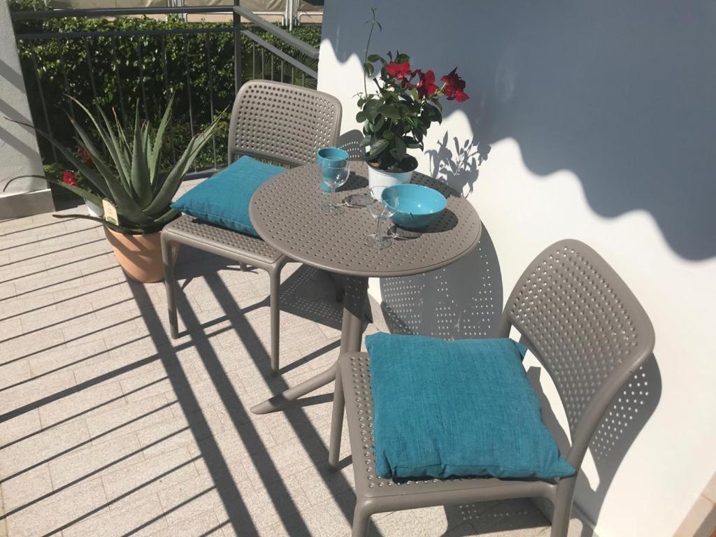 Blue Apartment - A Due Passi Dal Lago, Parcheggio Privato Lazise Eksteriør bilde