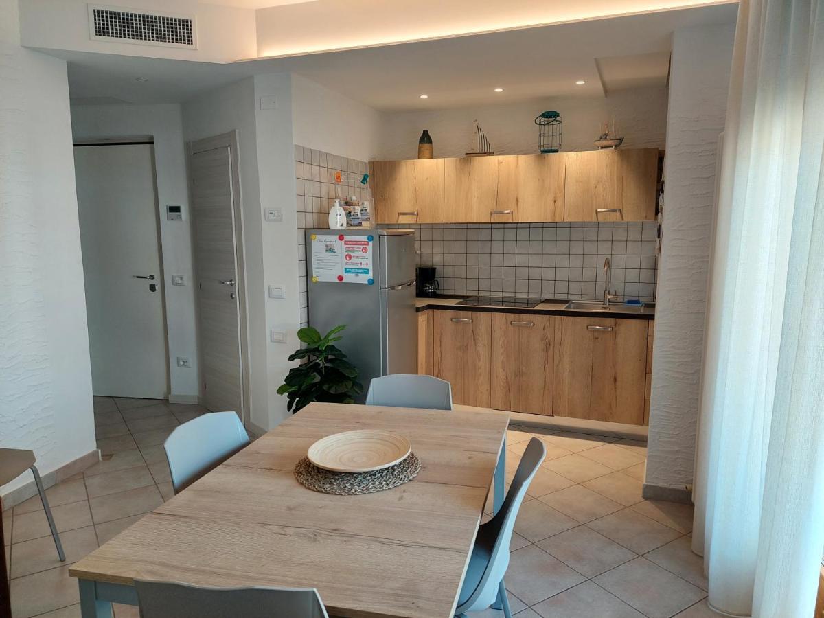Blue Apartment - A Due Passi Dal Lago, Parcheggio Privato Lazise Eksteriør bilde