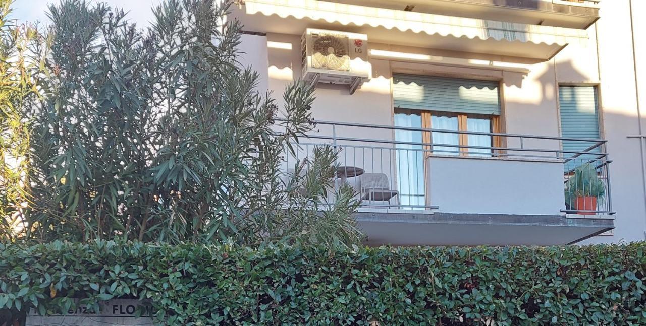 Blue Apartment - A Due Passi Dal Lago, Parcheggio Privato Lazise Eksteriør bilde