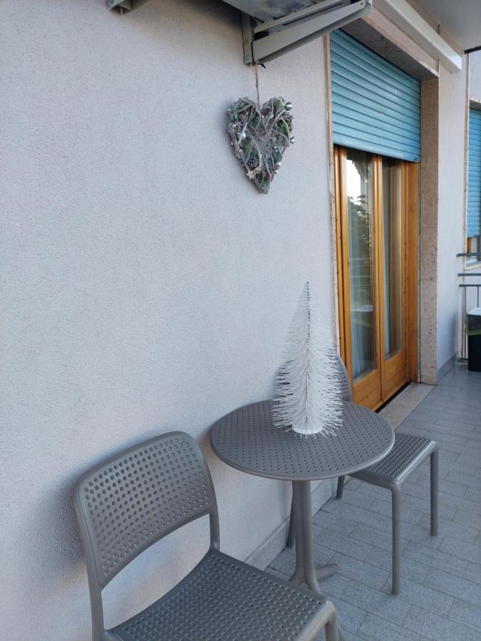 Blue Apartment - A Due Passi Dal Lago, Parcheggio Privato Lazise Eksteriør bilde